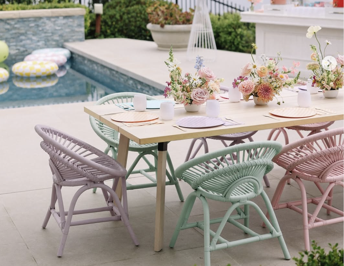 Collins Chair Hank Table 1.png