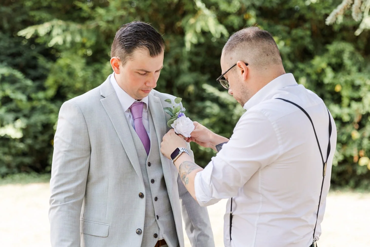 Does the groom need getting ready photos?