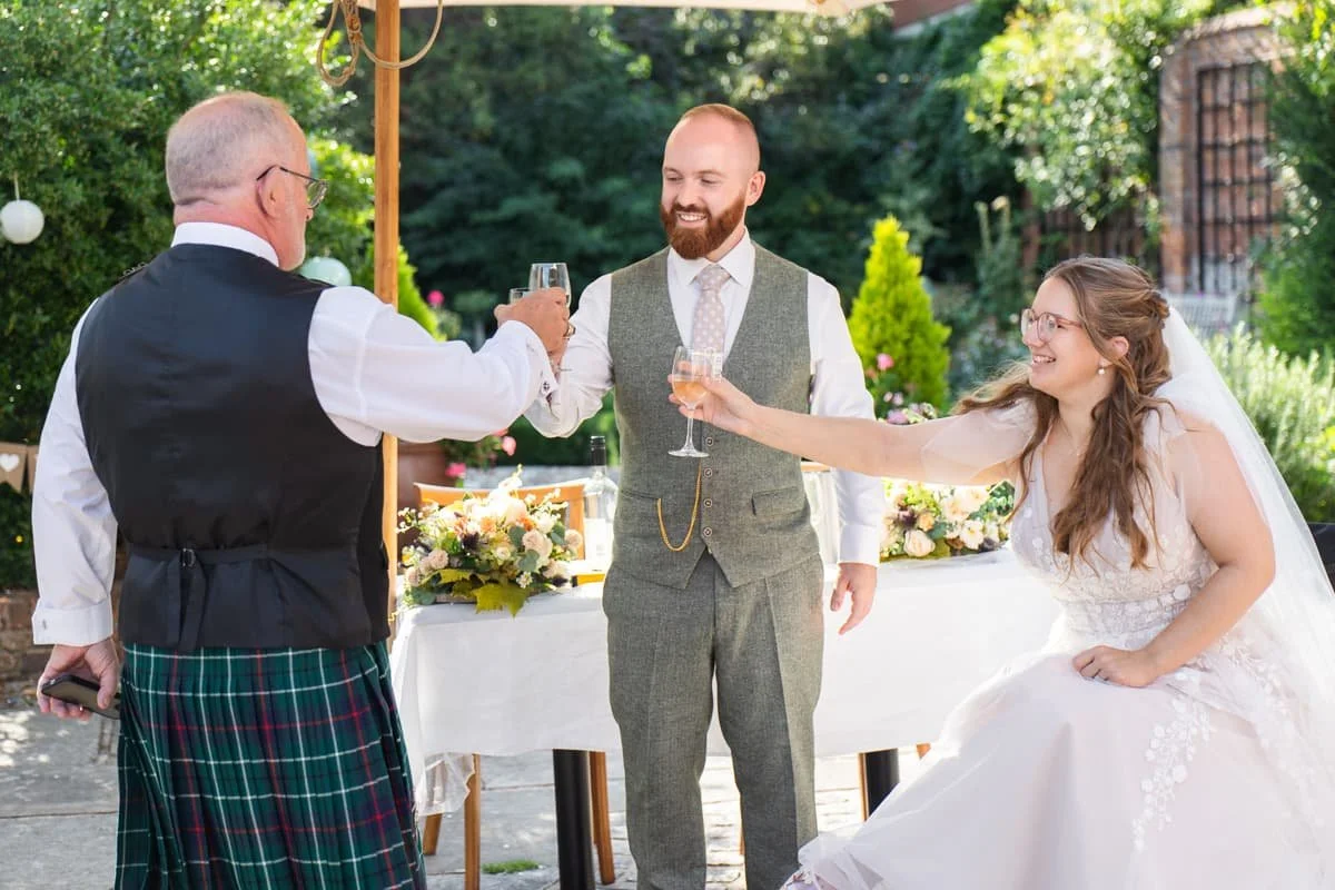 ‘No pressure’ approach to wedding photography