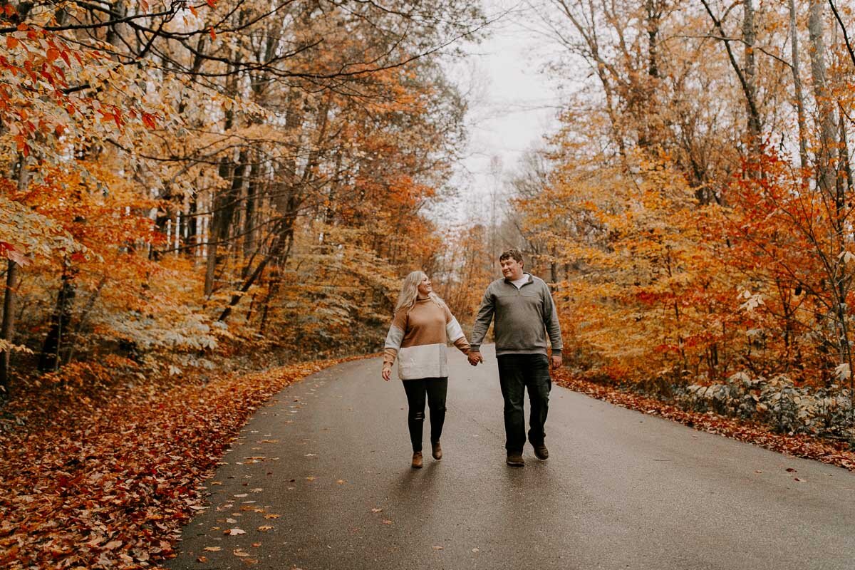 midwest-autumn-engagement-session-6.jpg