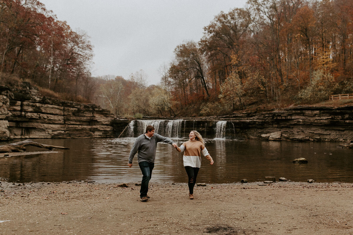 waterfall-autumn-engagement-session-17.jpg
