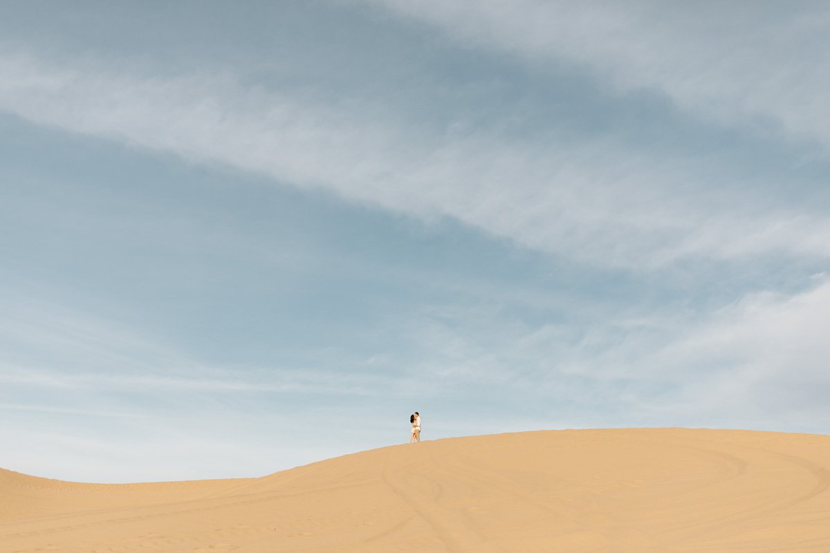 california-sand-dunes-engagement-1.jpg