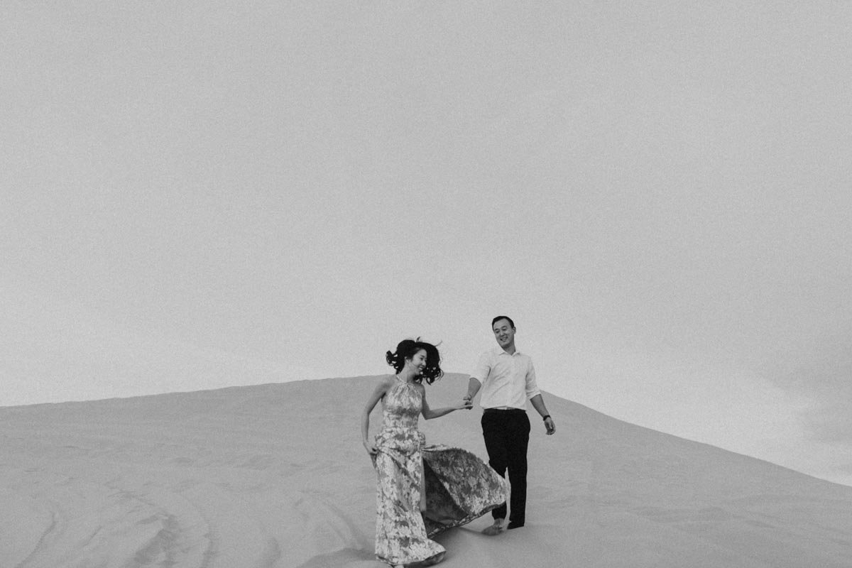 california-sand-dunes-engagement-47.jpg