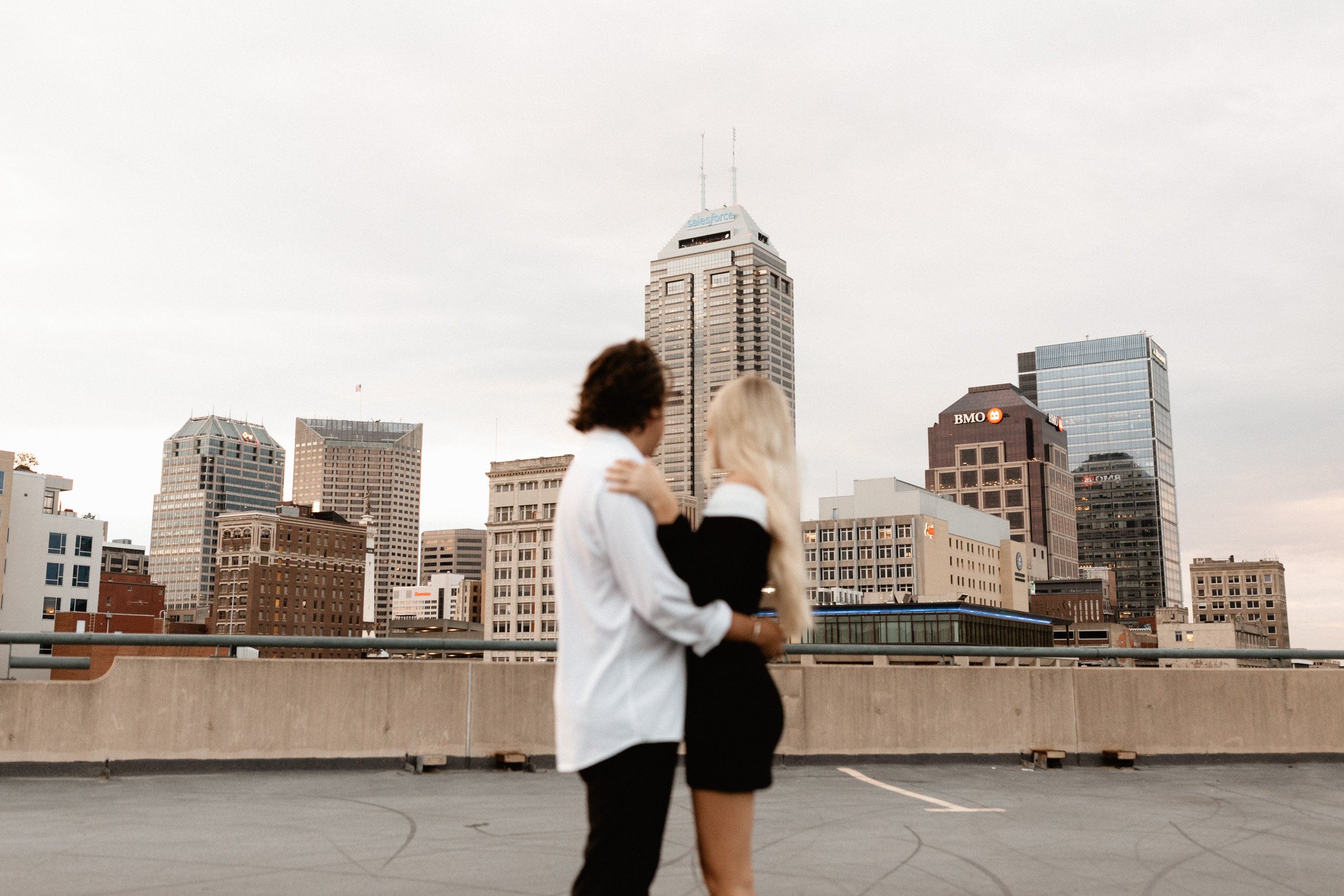 downtown-indianapolis-engagement-shoot-24.jpg