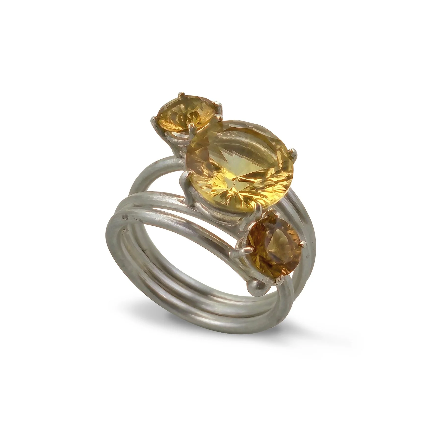 Anillo tres piedras.jpg