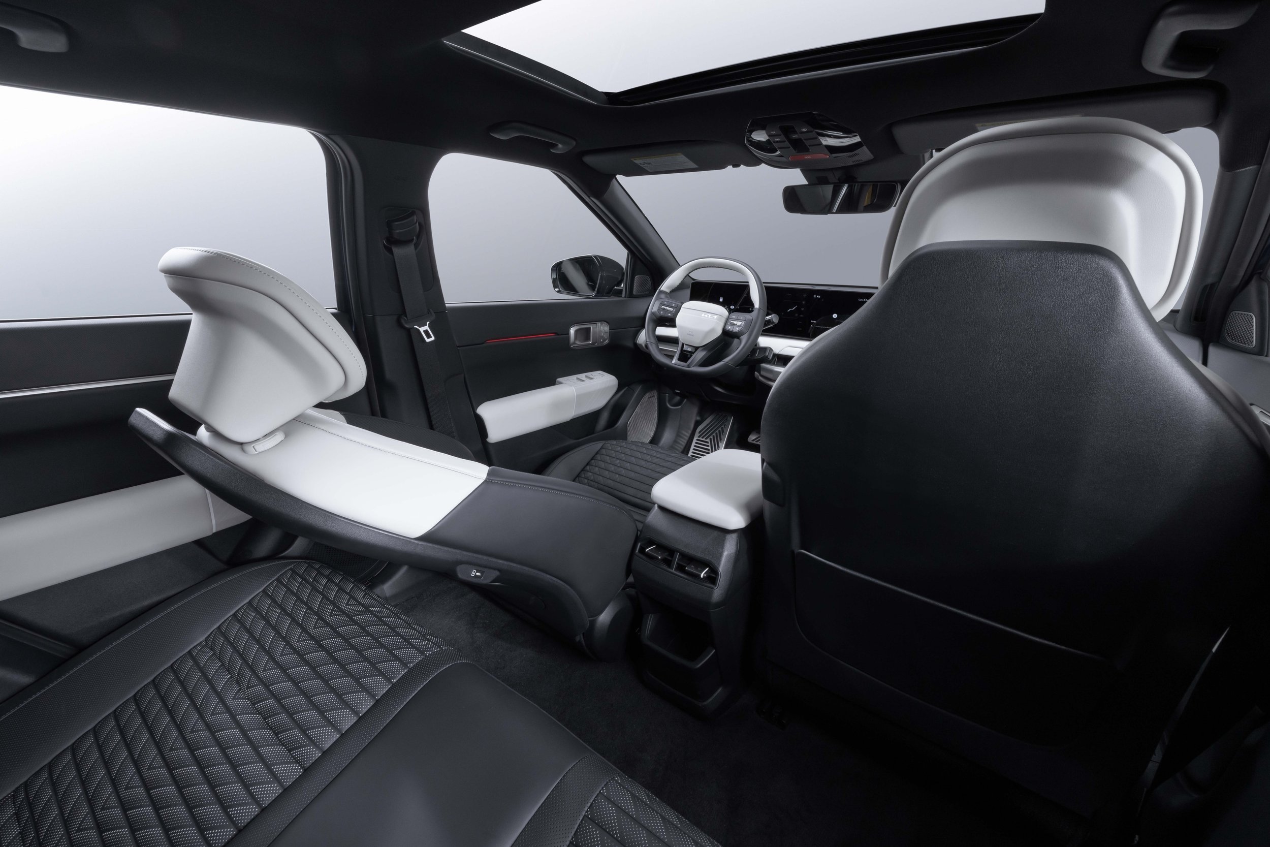 KIA-EV4_SHOT 5_1595_rev-Approved.jpg