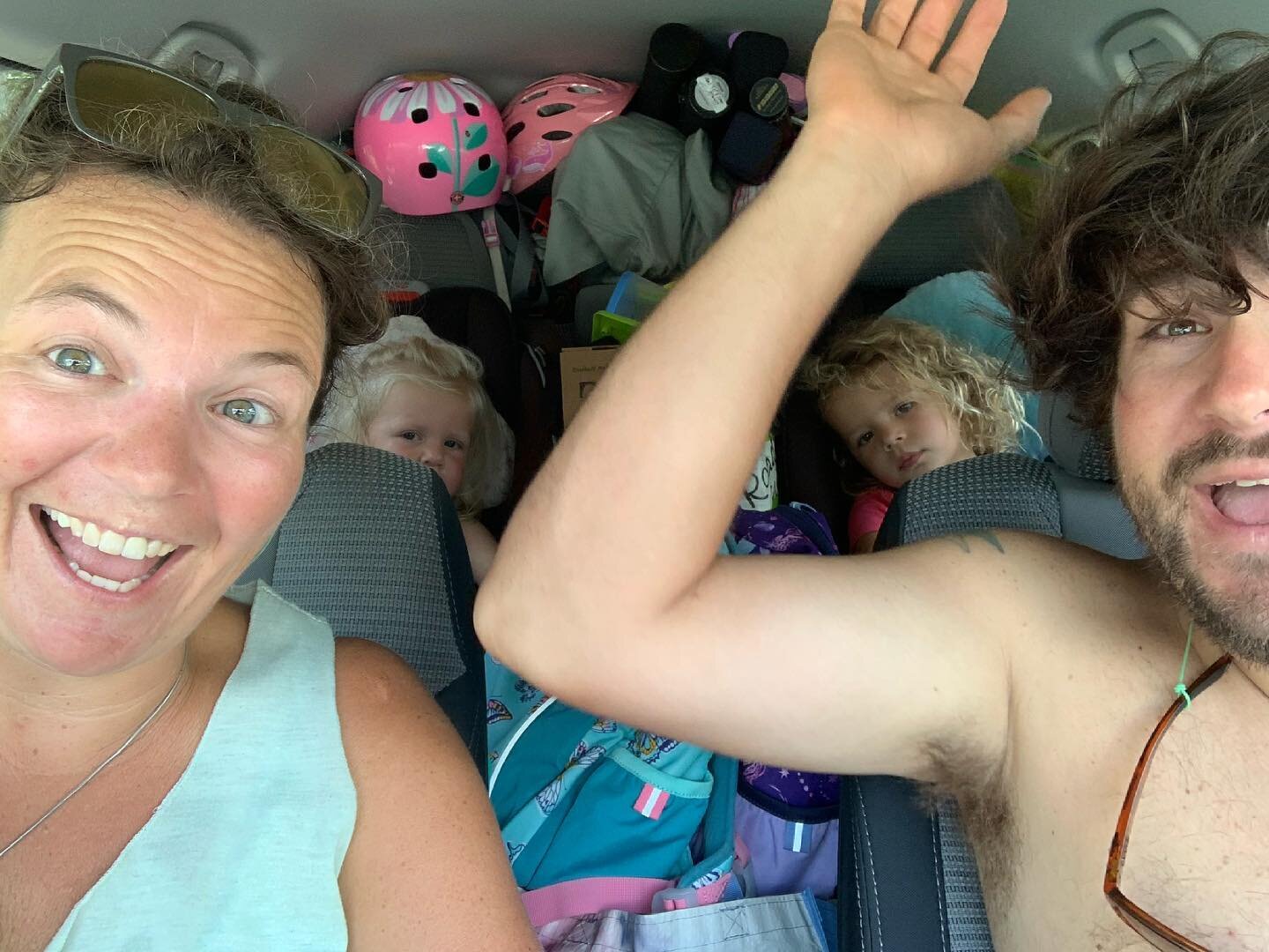 We made it!! 🤪

9 am goals turn into 1:30 real quick&hellip; 🤷&zwj;♀️ These girls are troopers! Everyone&rsquo;s excited for all the adventure coming up. 

💫🌻☀️🚙⛰🏕🚀💚✨

Ps, no, Nate doesn&rsquo;t typically drive half naked (nor fully 😆) but w