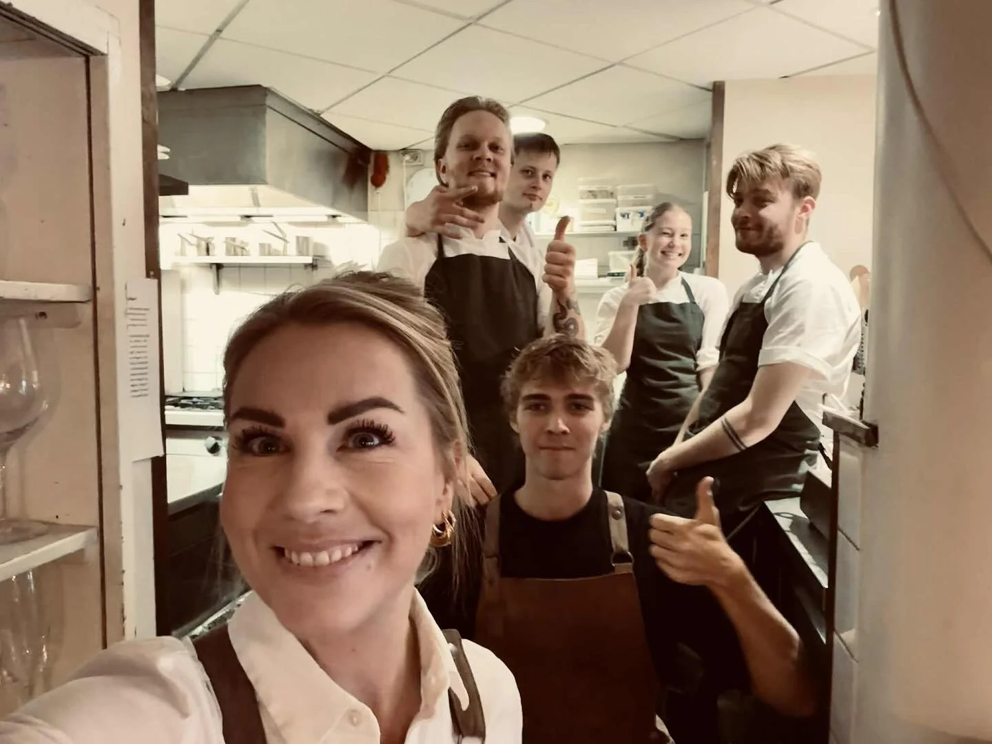 Husk at vi holder ekstraordin&aelig;rt &aring;bent i aften- klar til at hygge om jer❤️ #bistroteket #bistroteketranders #restaurant #restaurantiranders #spisranders #mitranders #visitranders #visitoestjylland #vihardethele #visitaarhusregionen #s&ael