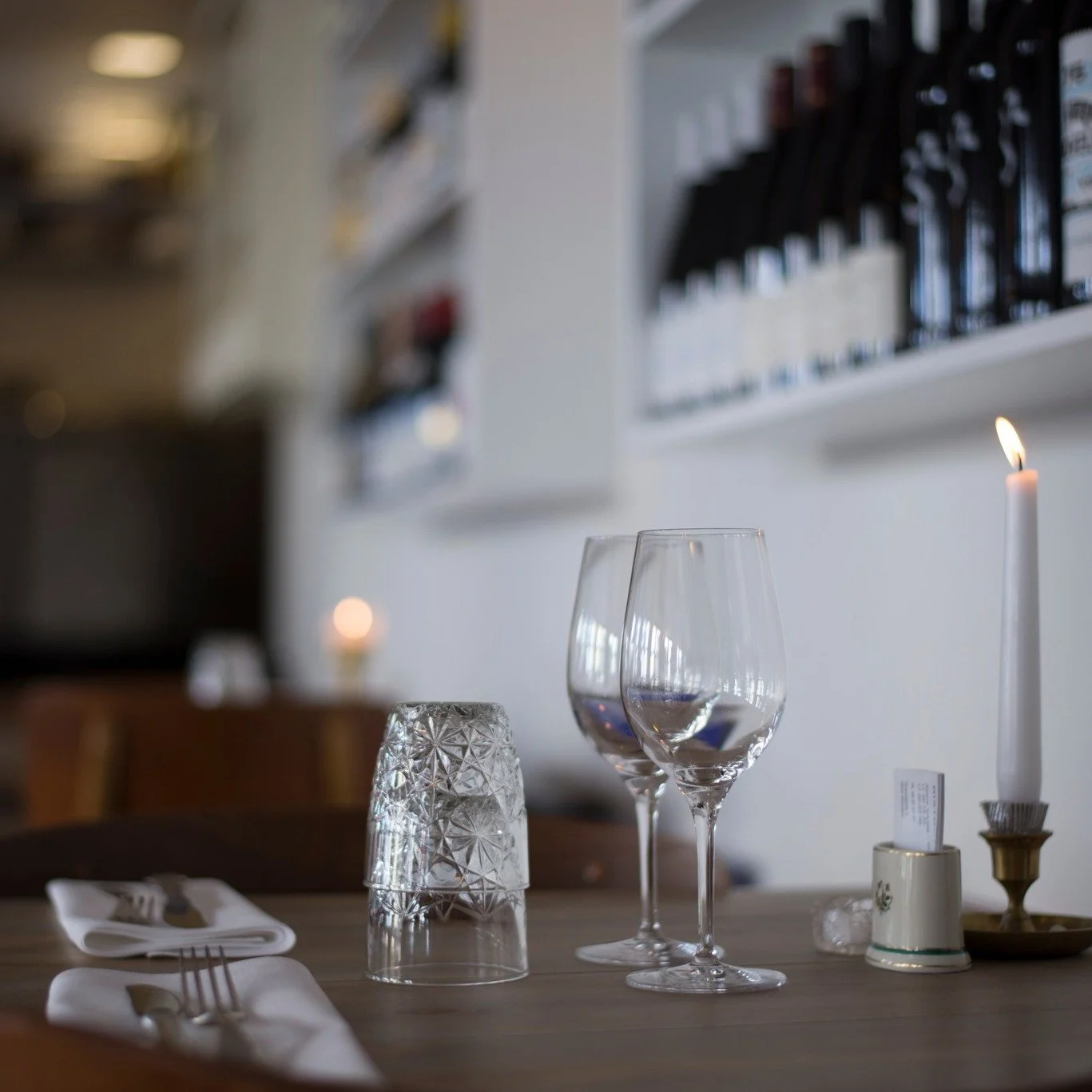 🥂 Bistrotekets Hverdagsfest 🥂
Hvem siger, at fest kun h&oslash;rer weekenden til?

P&aring; onsdage og torsdage inviterer vi til Hverdagsfest p&aring; Bistroteket &ndash; en hyggelig aften hvor du kan l&aelig;ne dig tilbage og lade k&oslash;kkenet 