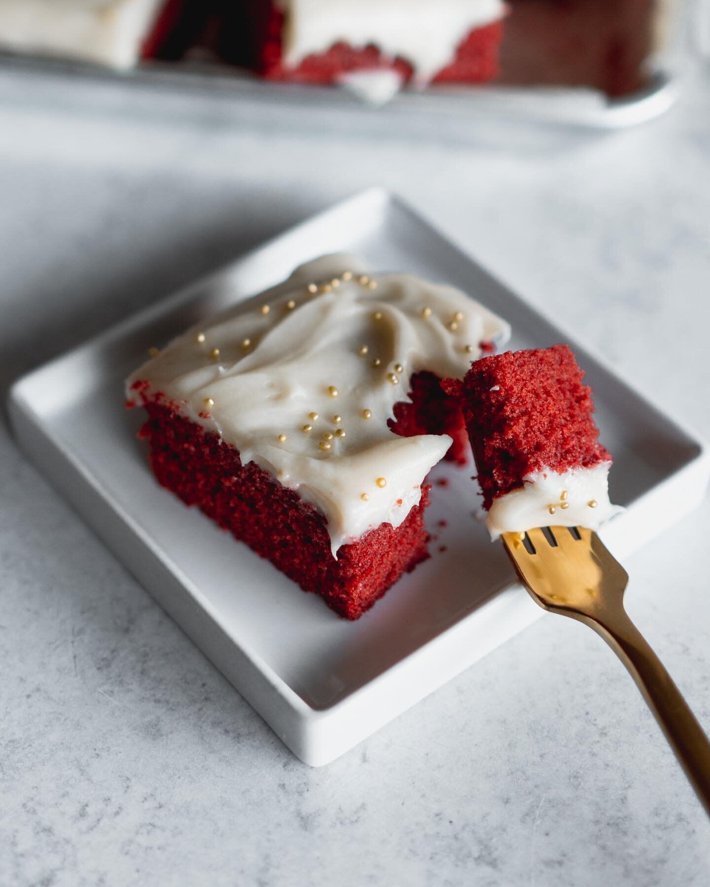 In defense of Red Velvet! 

Red Velvet cake has been getting a bum rap on the internet these days, but I&rsquo;m here to make the case that Red Velvet cake is&hellip;.good?! Yes, it&rsquo;s good! 

While it&rsquo;s not my go-to dessert, there&rsquo;s