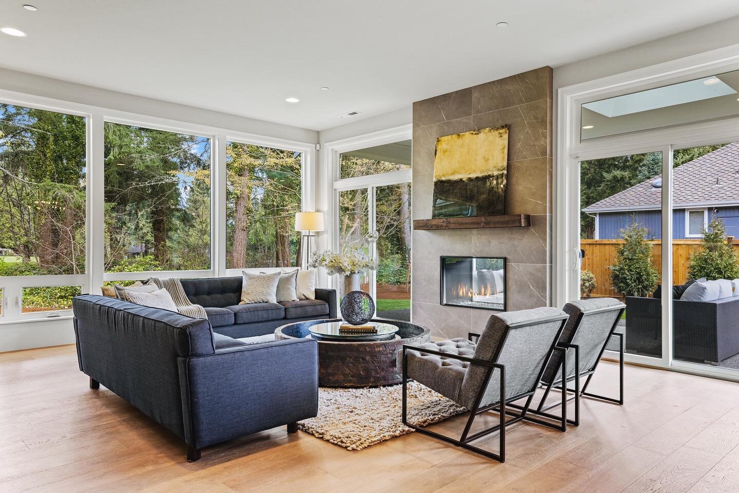 Come see this gorgeous new construction listing on the 5th S Fairway of the historic Sahalee Gold Course. The popular Murray Franklyn Keegan, &quot;Signature&quot; plan features 5 bedrooms and 4.5 baths. Soaring ceilings throughout with a main floor 