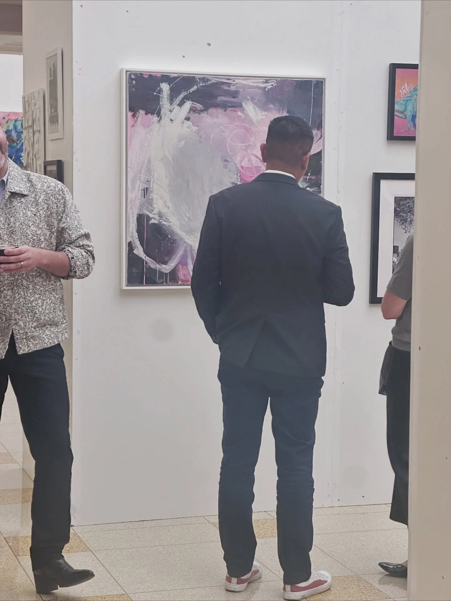 Steal this Idea🤔❤️💯

David and I attended the @artforlifechicago event last night @themartchicago and WOW, what a great show!!!! 

One of my favorite things was the large panels that the artists created as group were auctioned off in parts! Clients