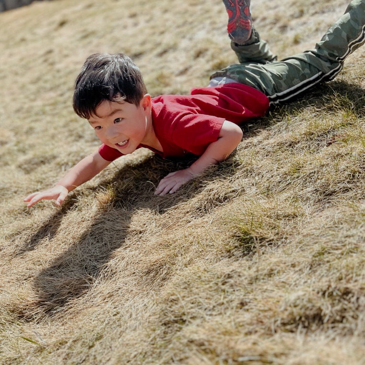 At our centres, we offer an inquiry-based learning environment 🌲that is child-centred. Our curriculum emerges organically based on children&rsquo;s questions ❓️ and interests 🔎. Our programs are developed as educators actively listen 👂️ and observ