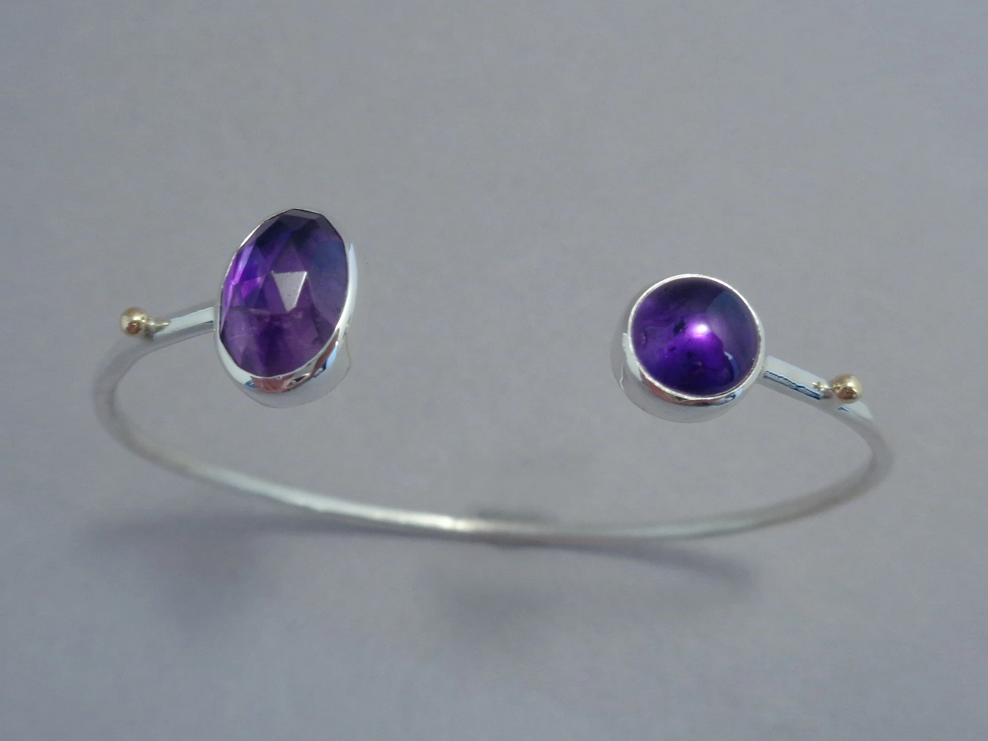 bracelet with amethyst gemstones x.jpg