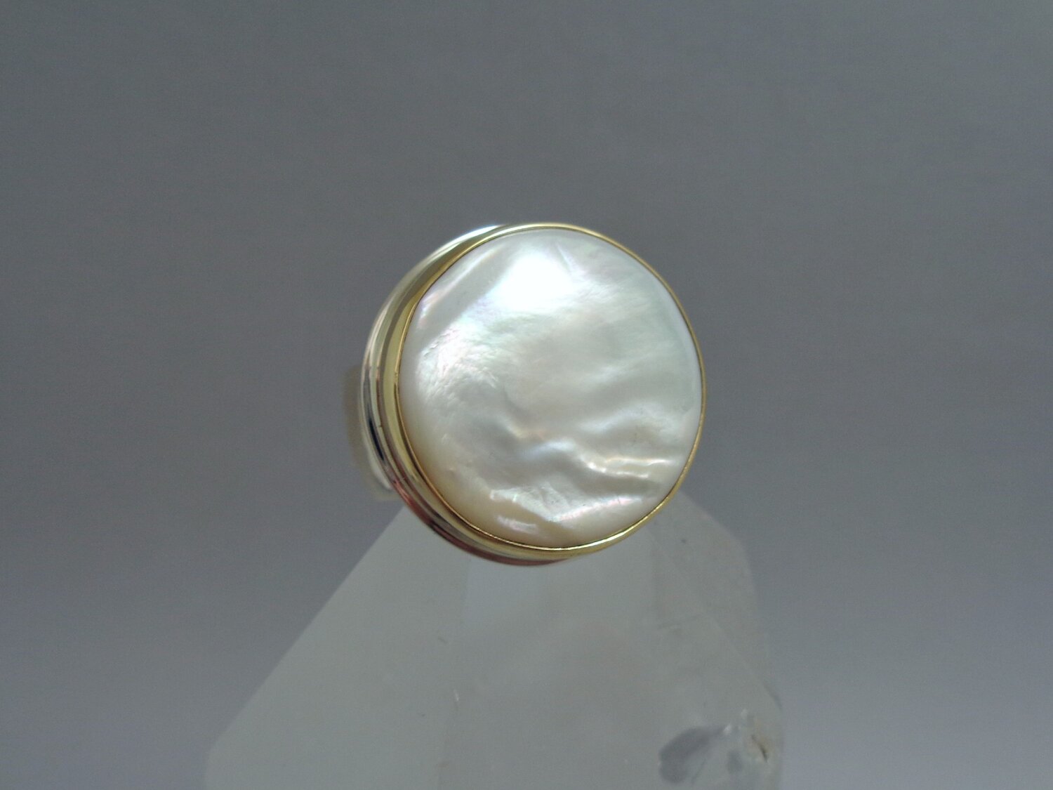 Details about White Mother of Pearl Ring in Silver with Gold Details about White Mother of Pearl Ring in Silver with Gold