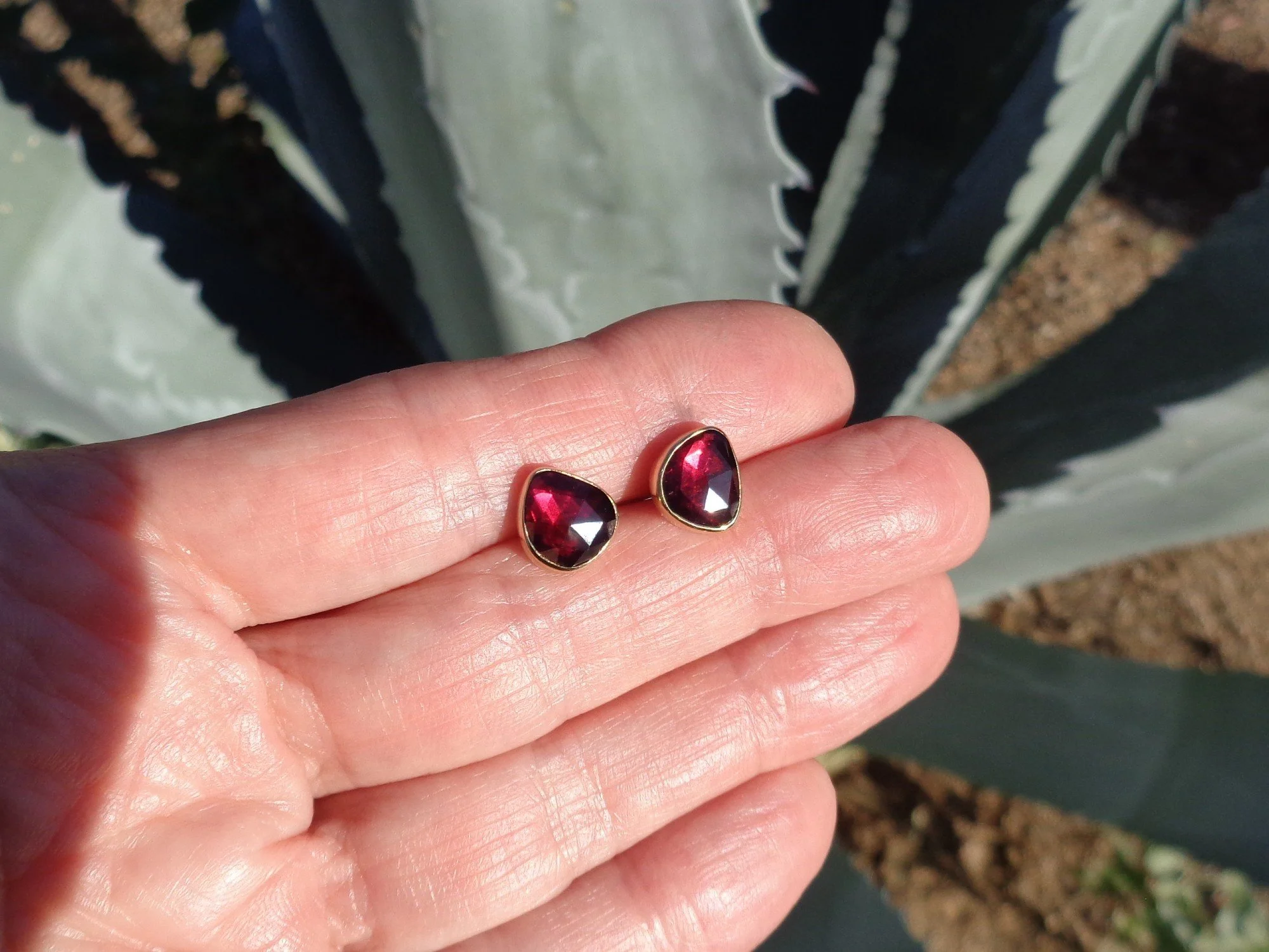 rose cut garnet studs x.jpg