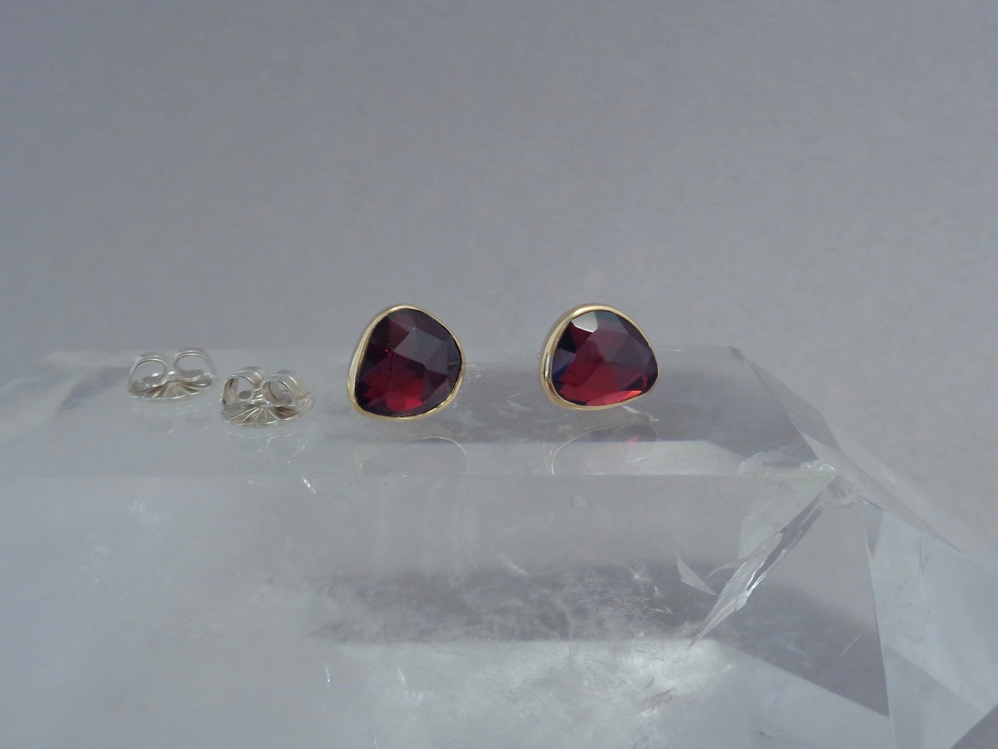 rose cut garnet post earrings x.jpg