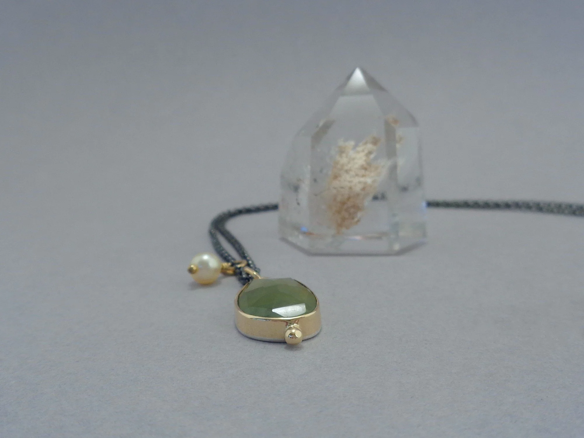 18k gold pendant with green sapphire x.jpg