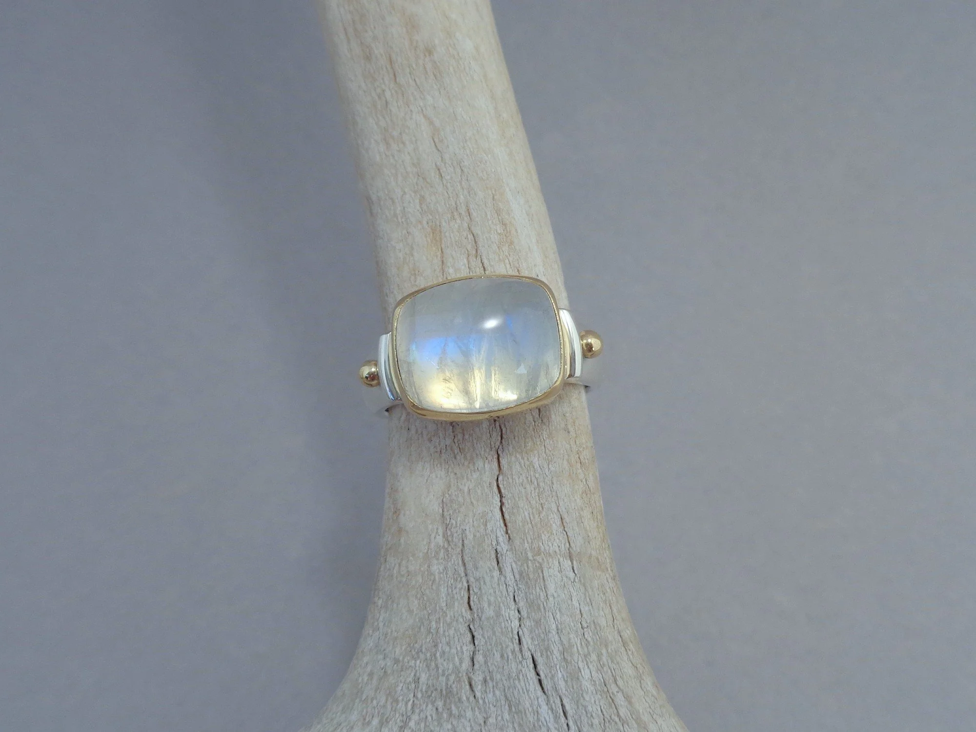 10x12mm rainbow moonstone ring x.jpg