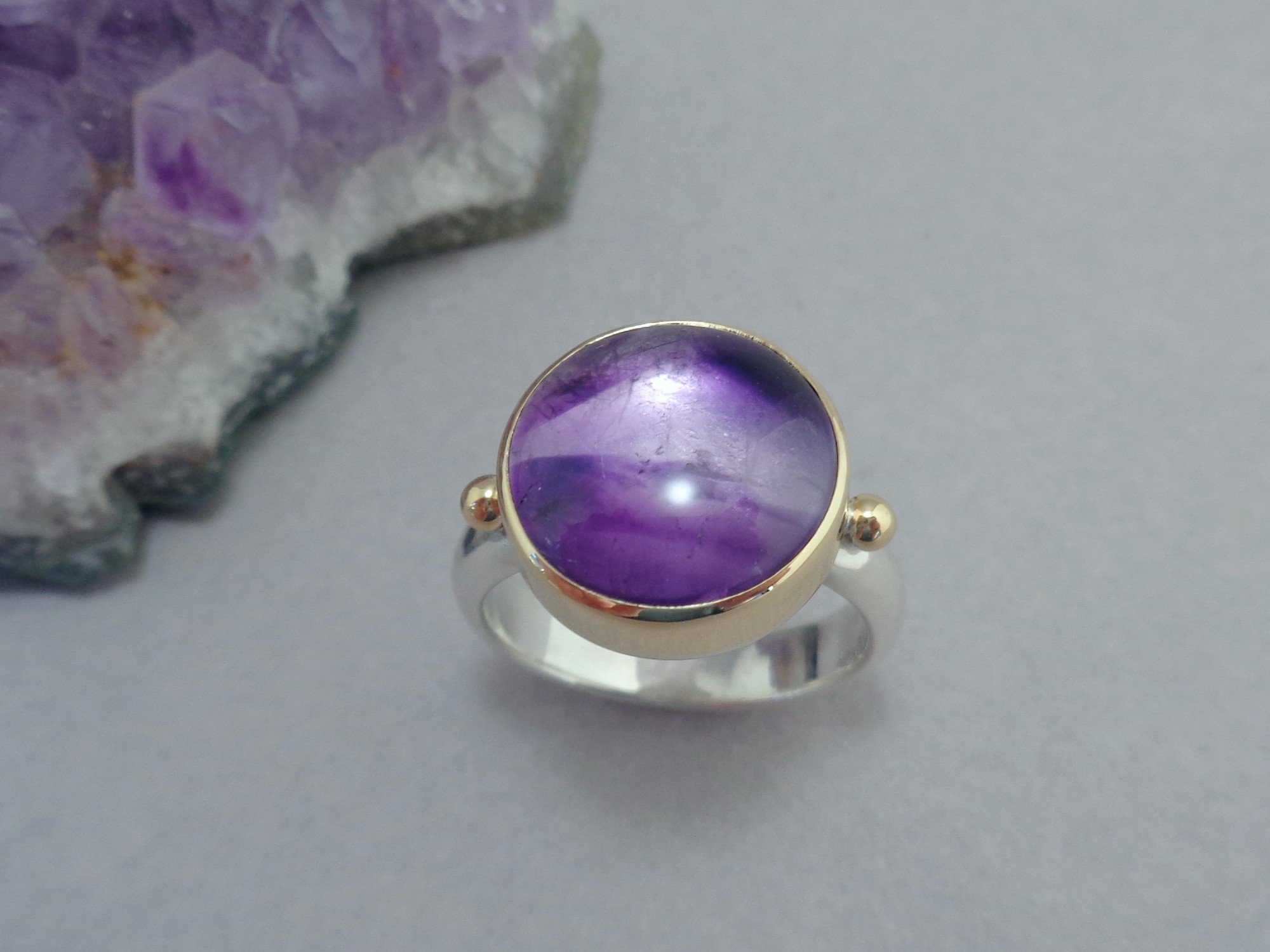 cabochon bicolor amethyst ring x.jpg