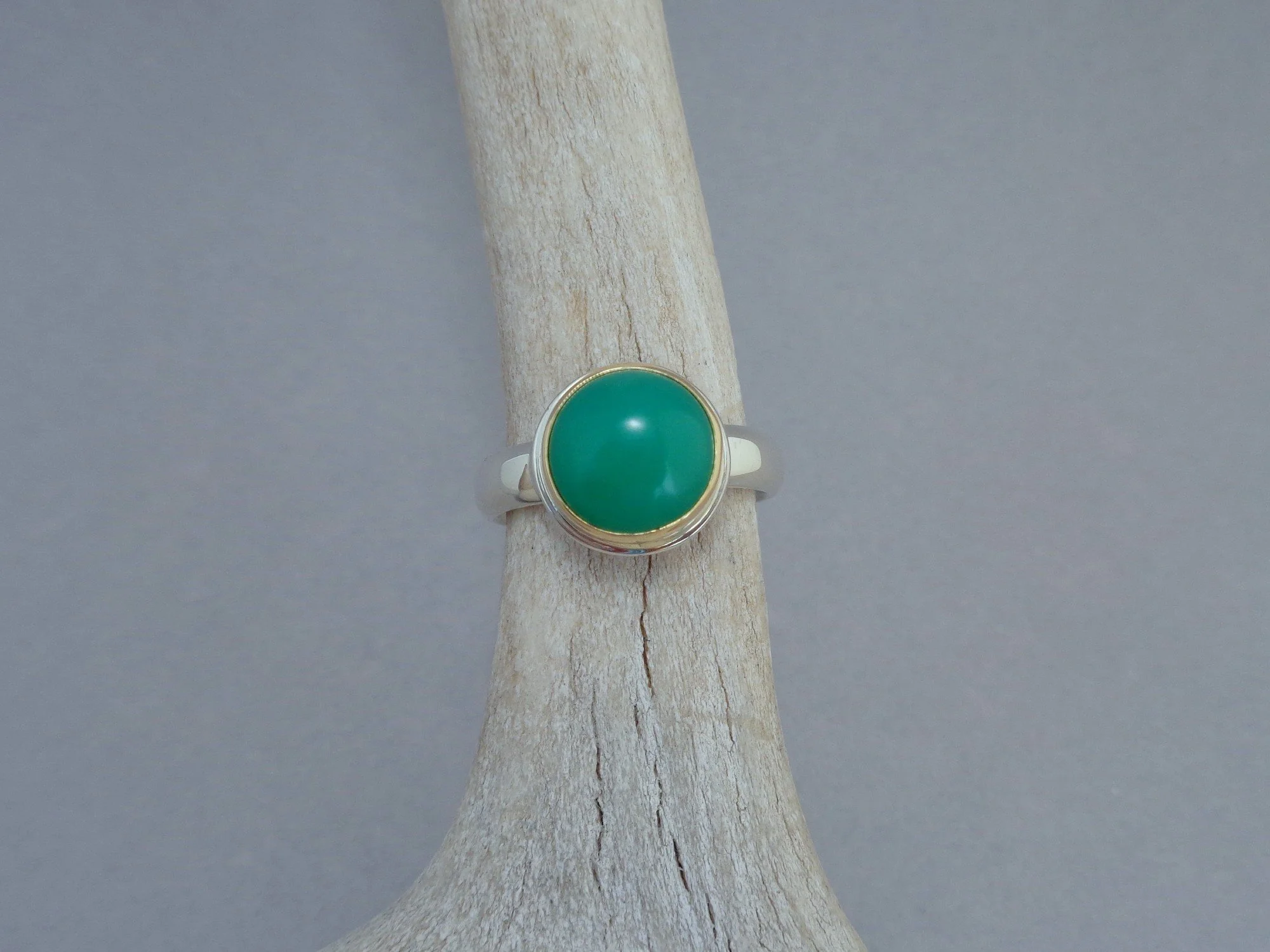 cabochon chrysoprase ring x.jpg