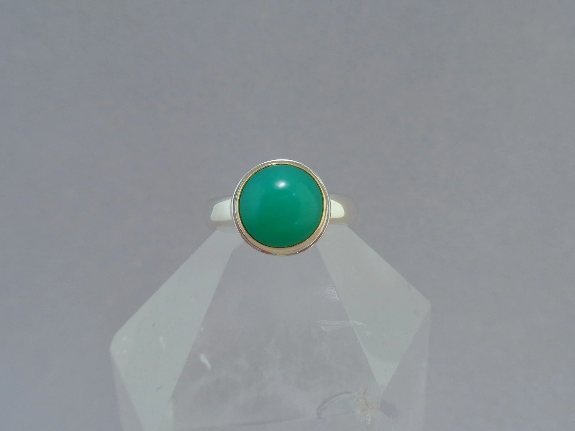round chrysoprase ring x.jpg