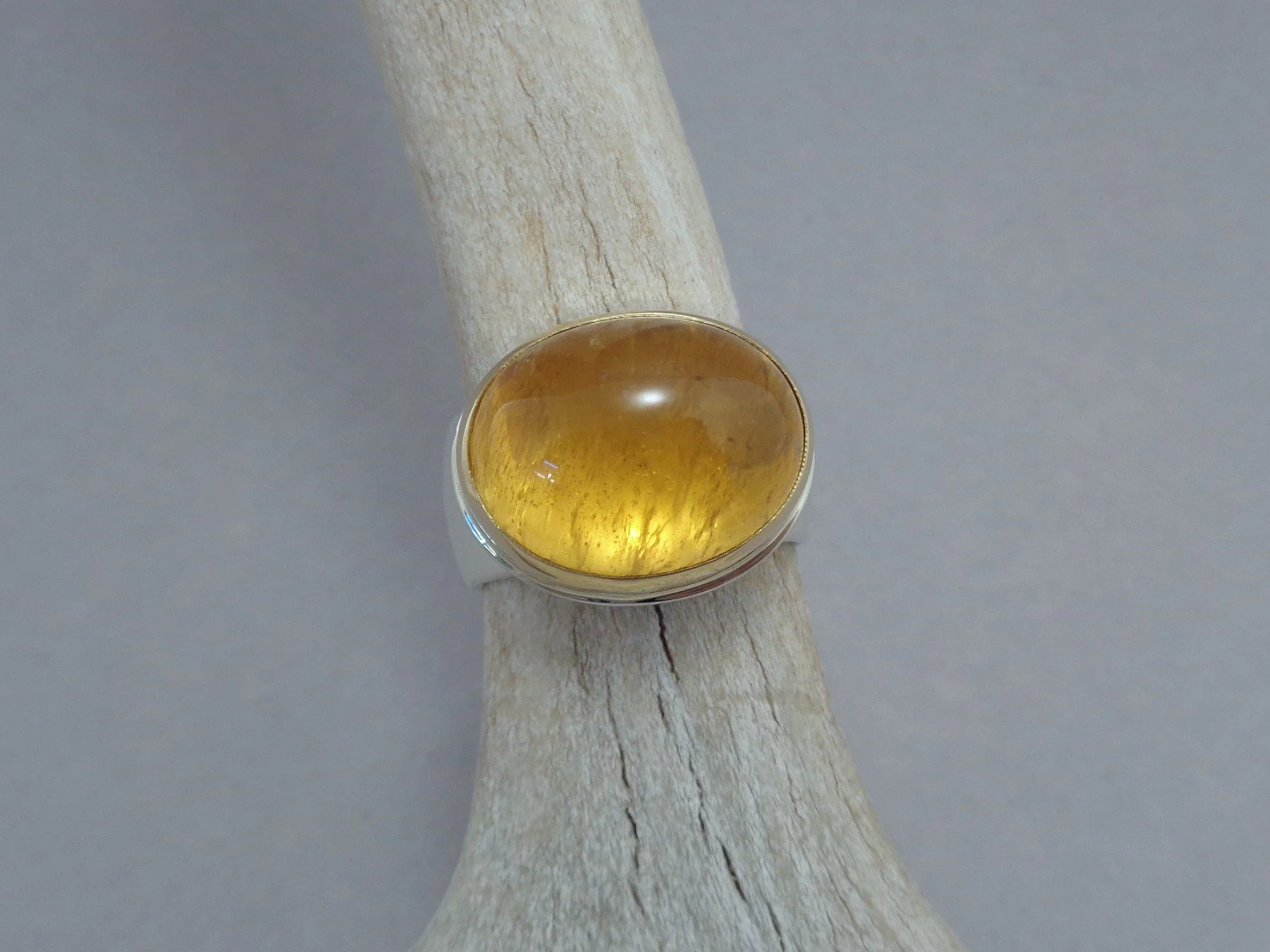 ring with golden beryl cabochon x.jpg