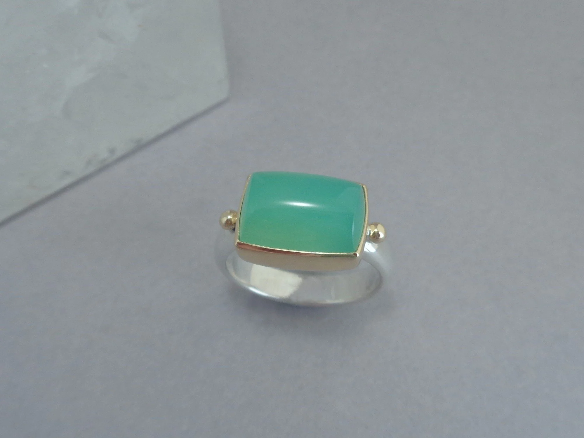 light chrysoprase ring x.jpg