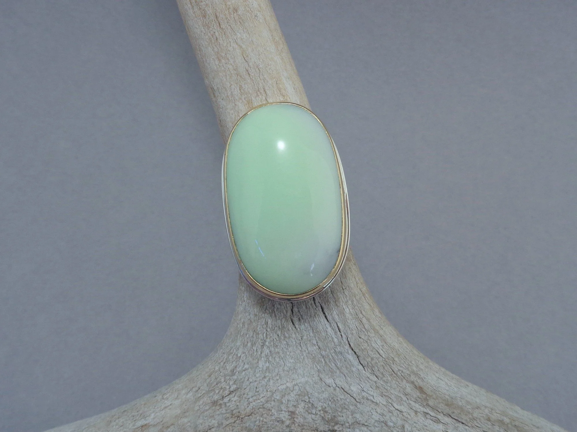 big light chrysoprase ring x.jpg