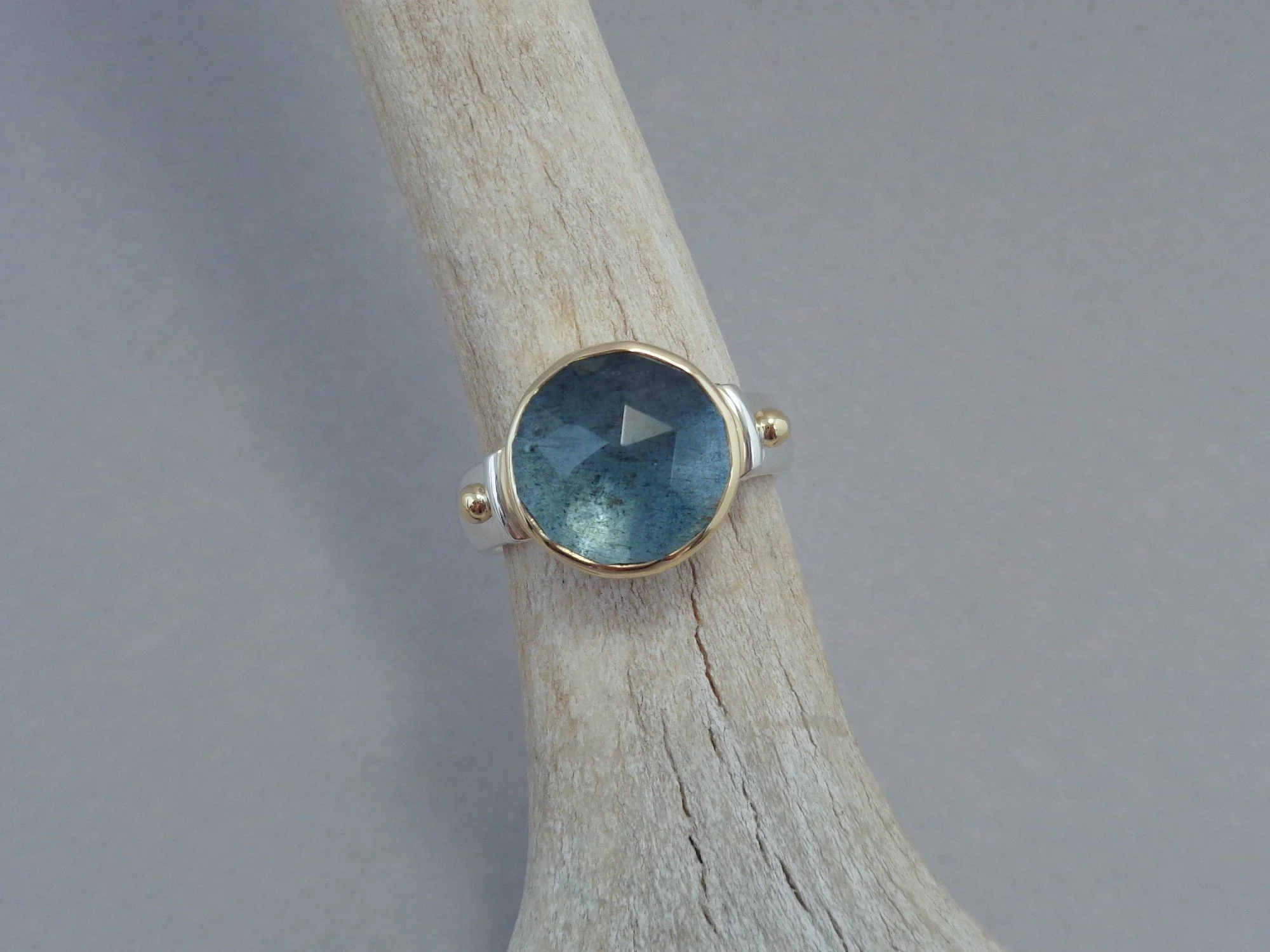 gray blue moss aquamarine ring x.jpg