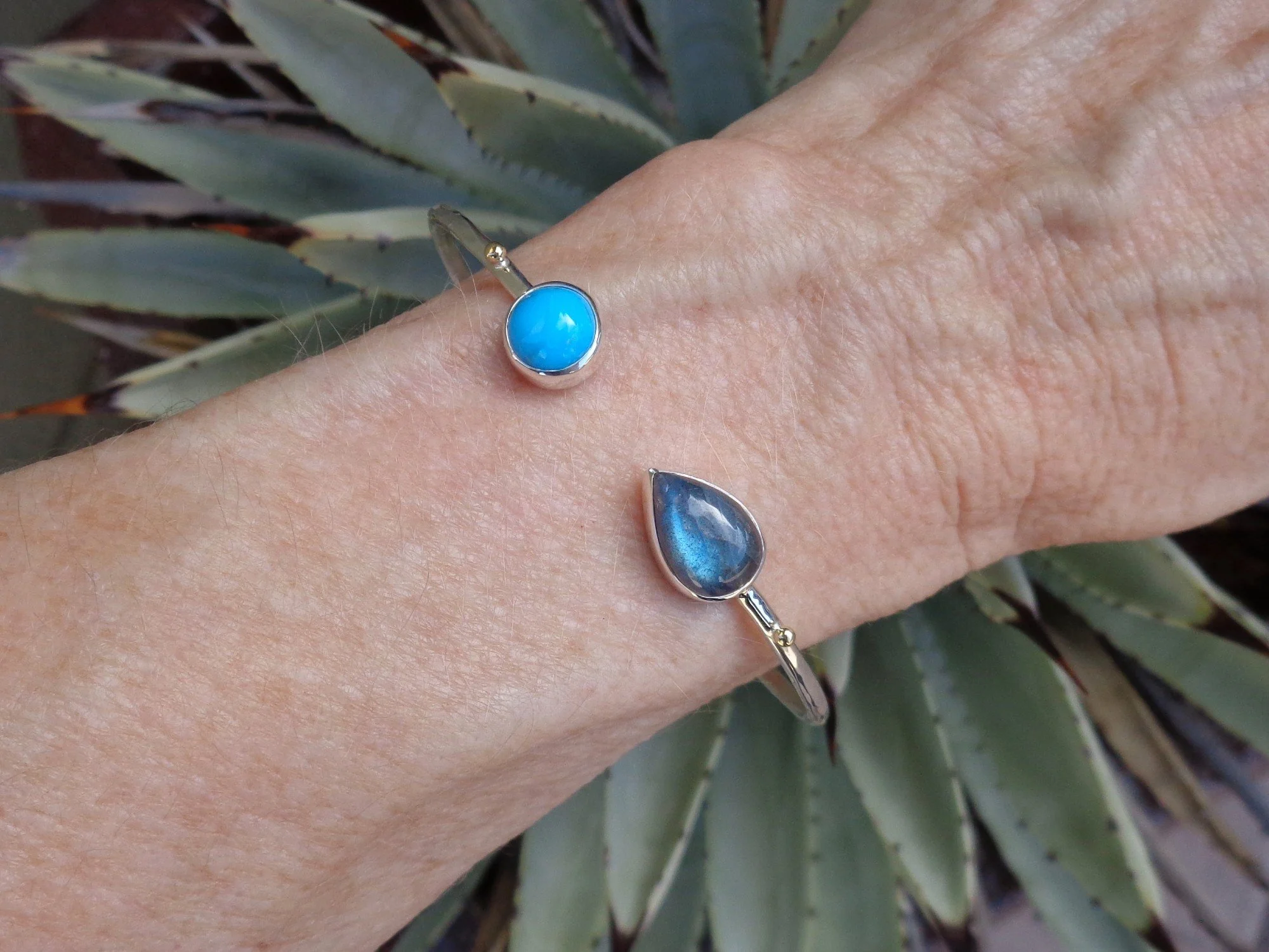 bright blue stone bracelet x.jpg