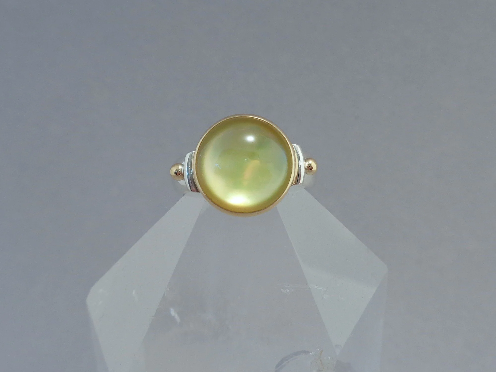 round lemon quartz ring x.jpg