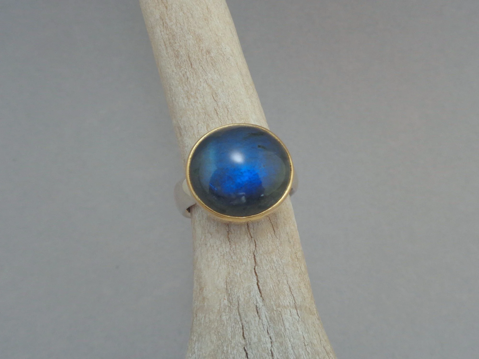 fat oval labradorite ring x.jpg