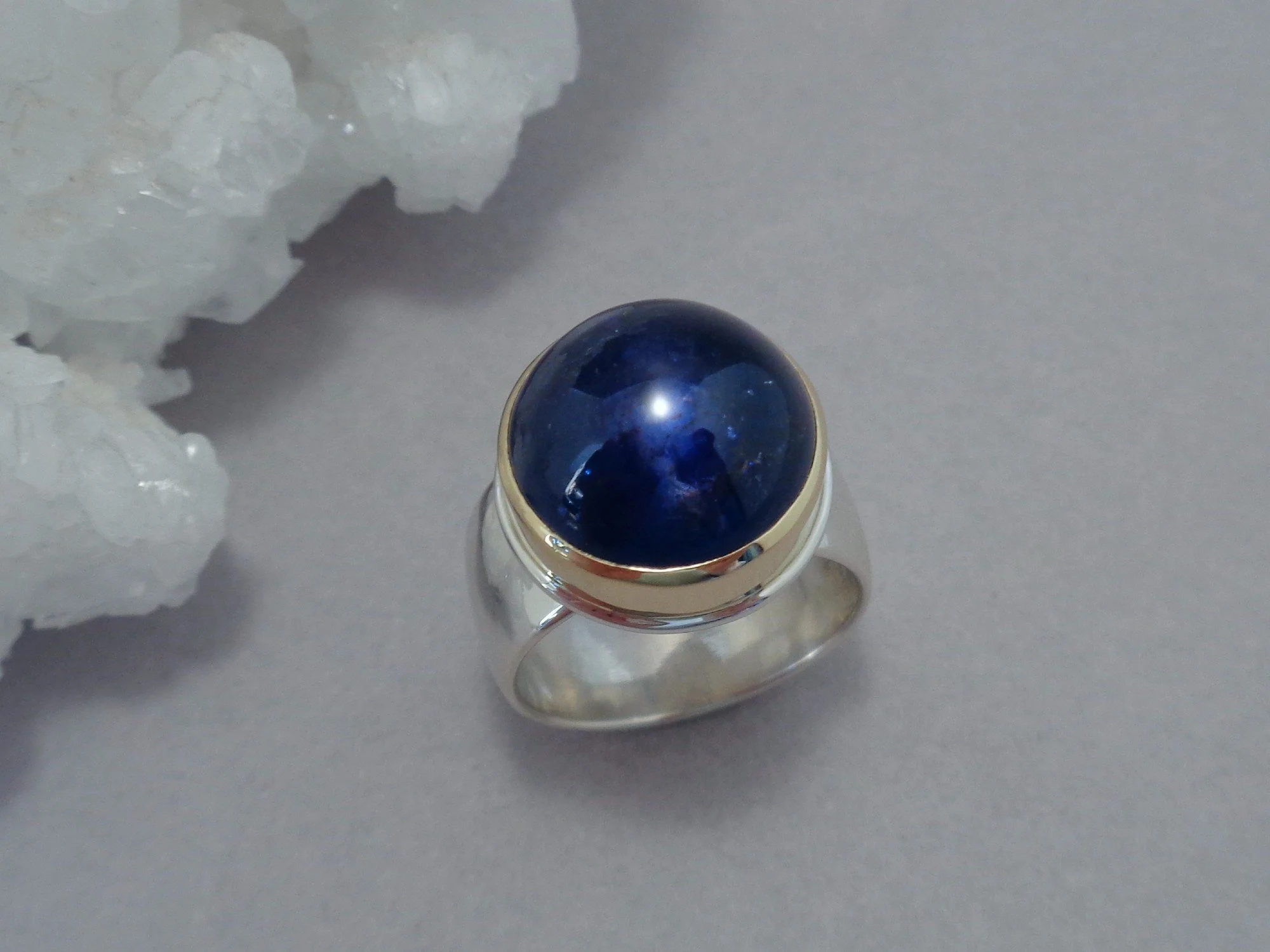 cabochon iolite ring x.jpg