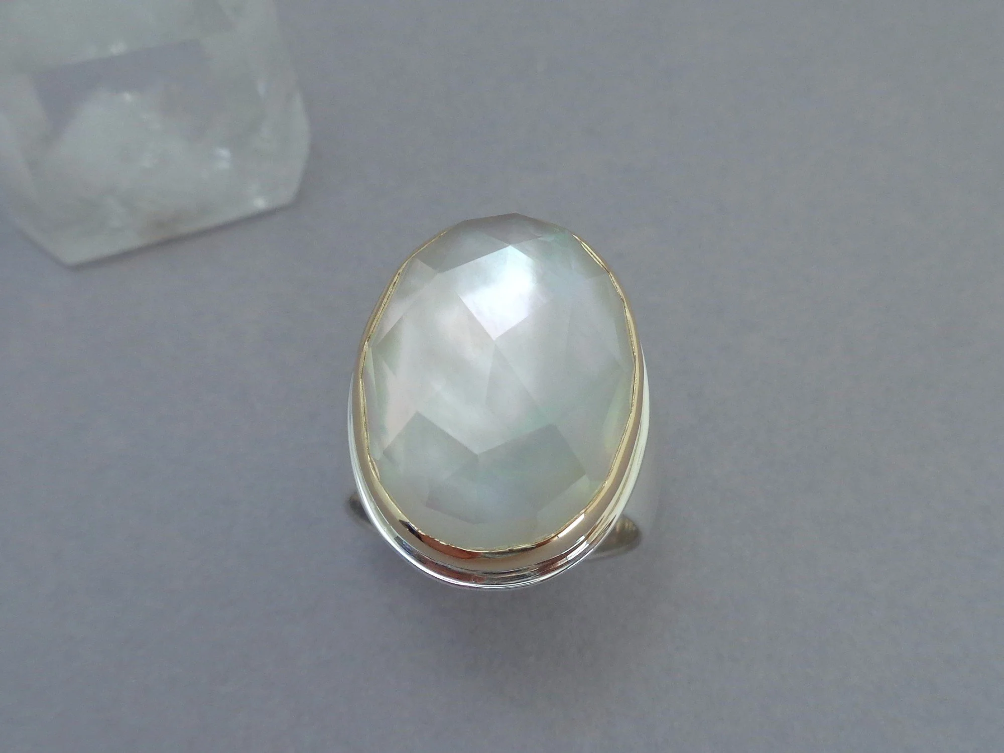 oval white MOP ring x.jpg
