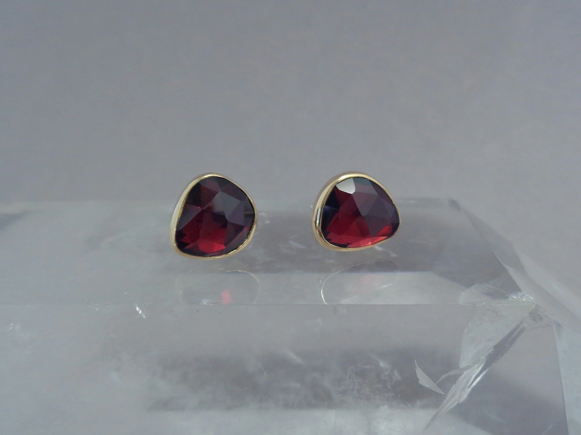 red garnet studs x.jpg
