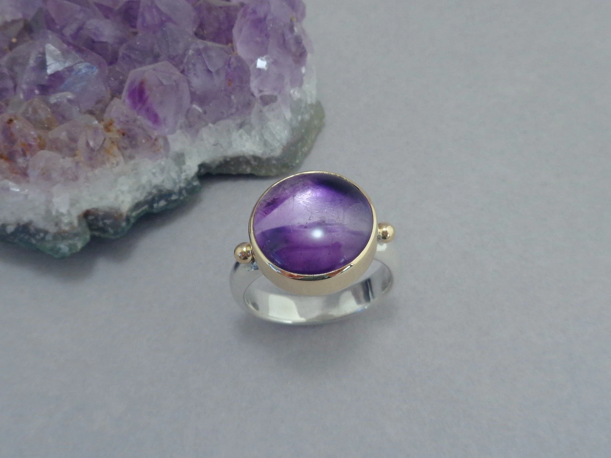 ring with bicolor amethyst x.jpg