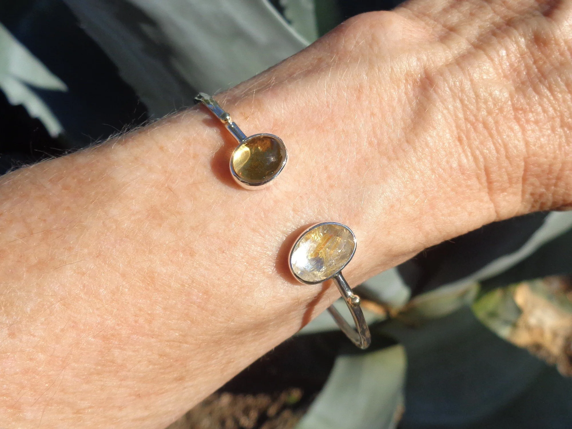 bracelet with golden gemstones x.jpg
