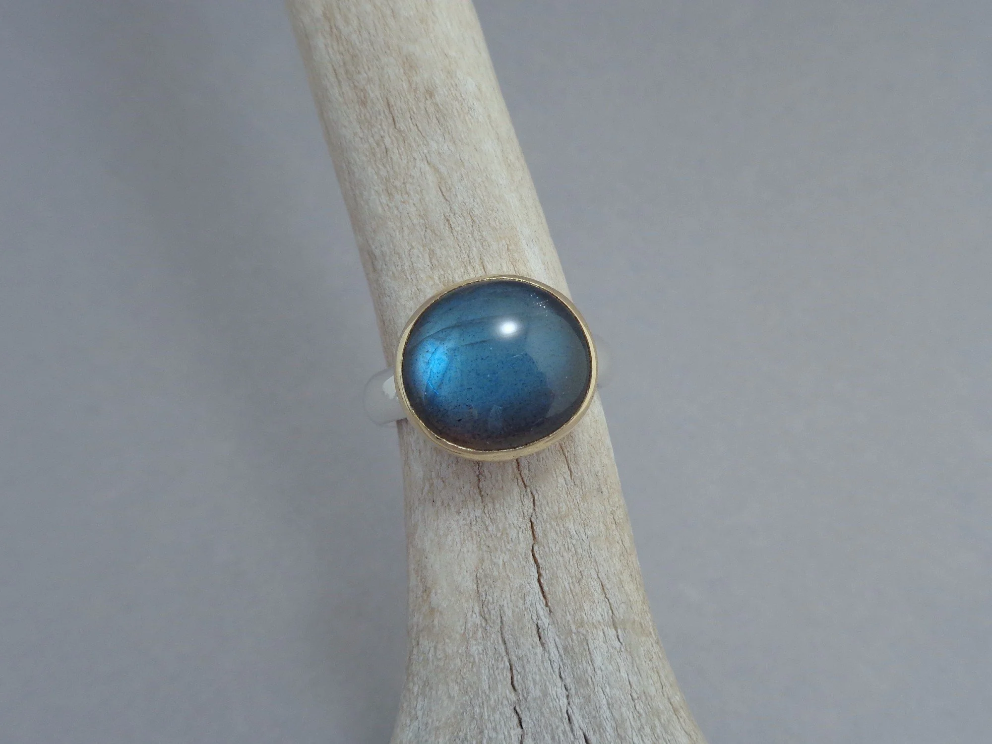 labradoorite ring x.jpg