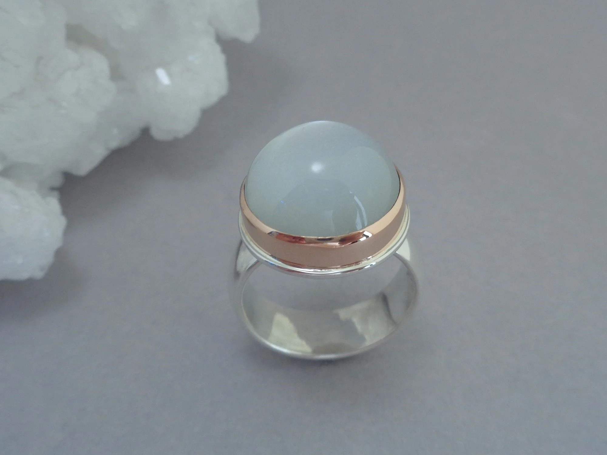 round white moonstone ring x.jpg