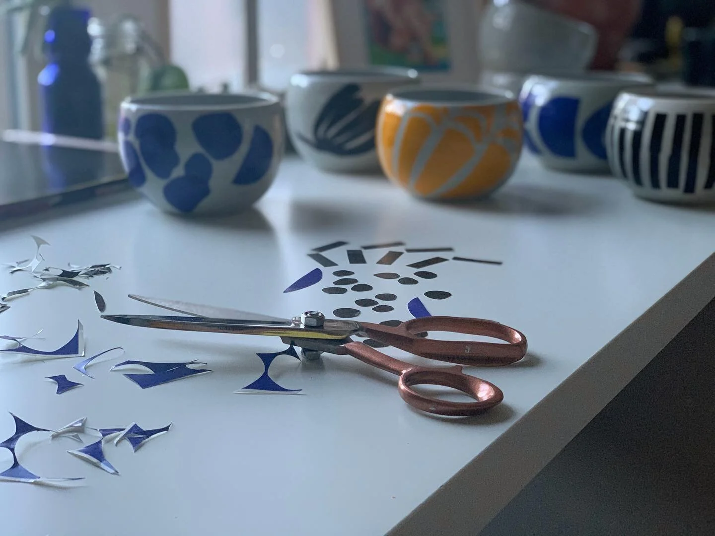 Cutting and arranging and playing on repeat all weekend. βοΈβοΈ
I’m having a lot of fun with these @milestone_decal_art decals and really, really hoping I can get this series out in time for your holiday shopping. Stay tuned! π½