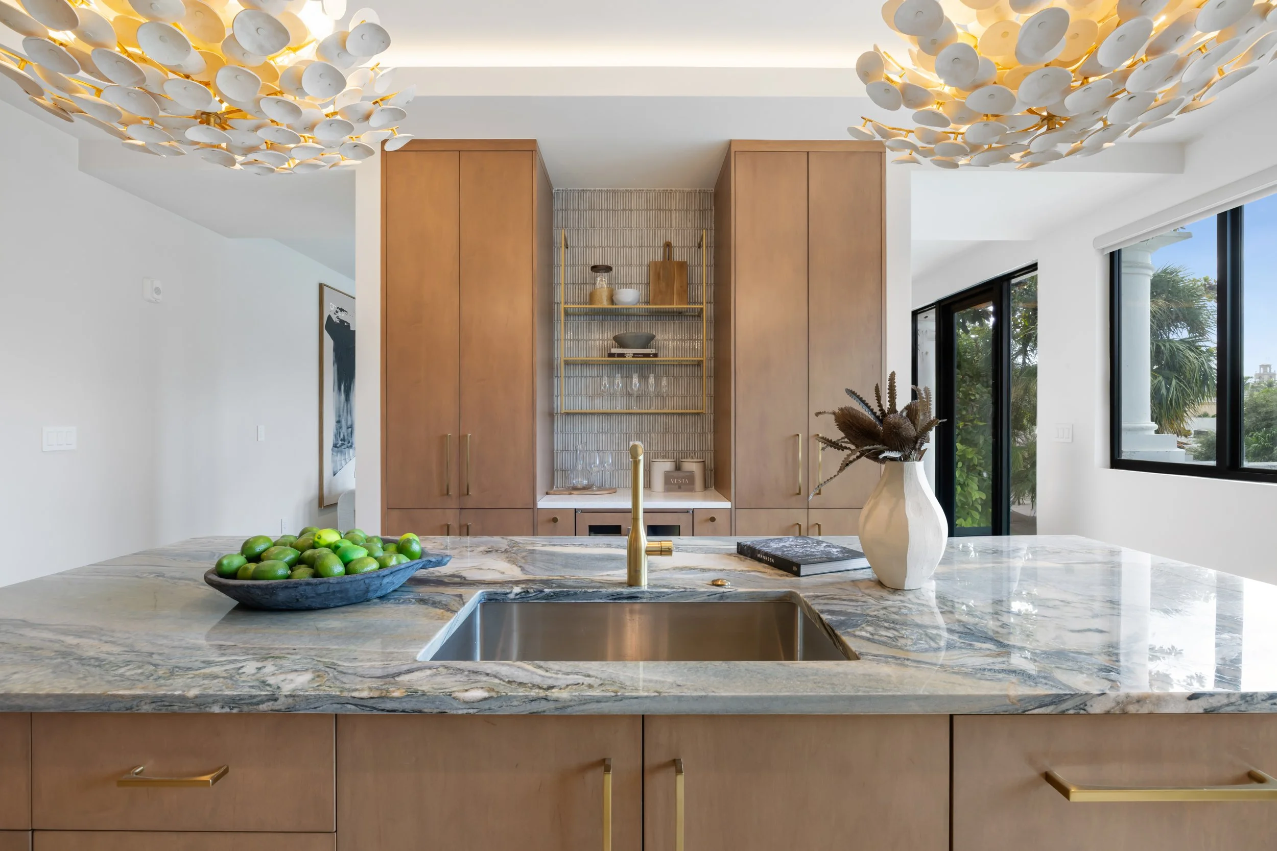 elegant-dining-space-luxury-rental-residence.jpg