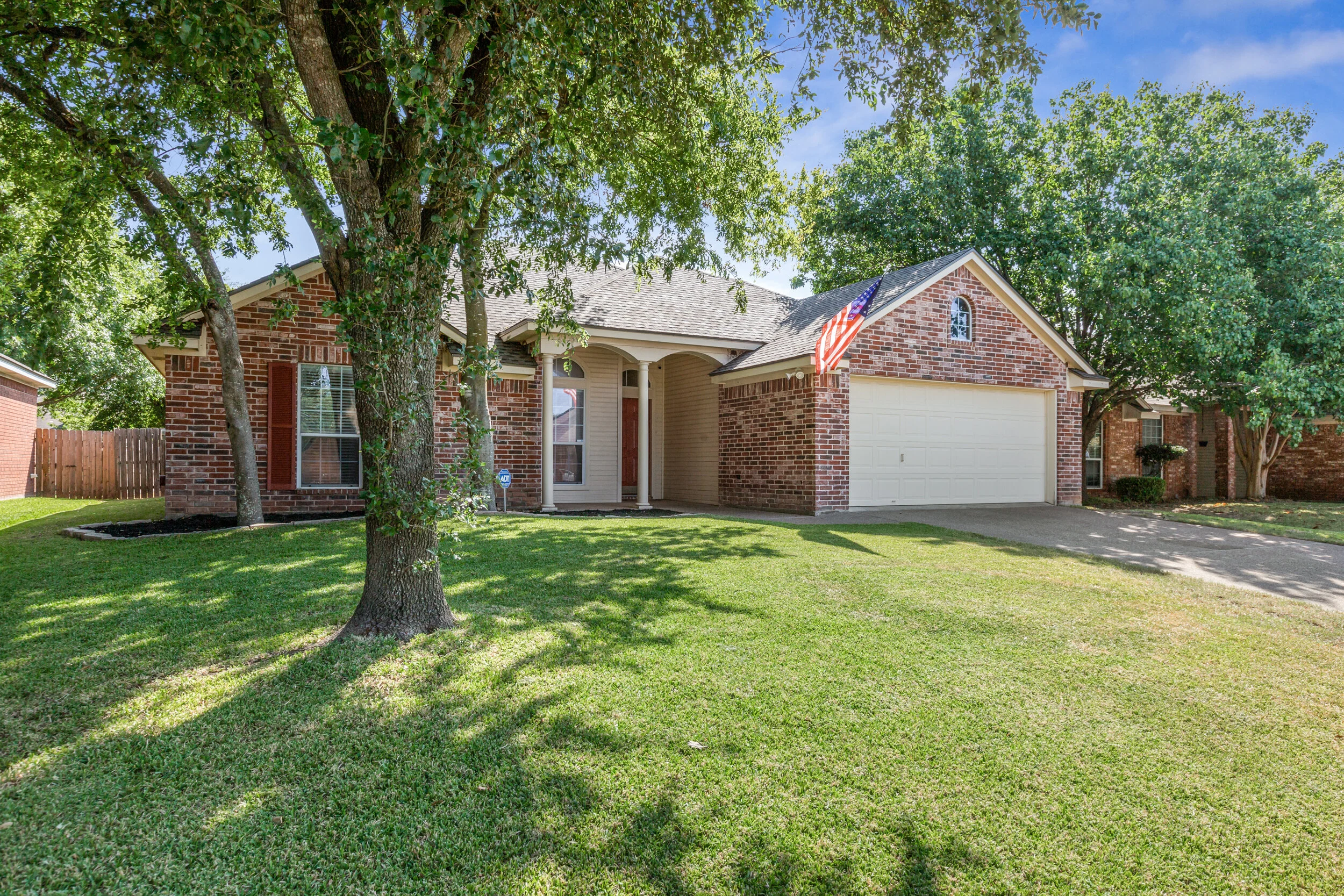 2912 Comanche Trail