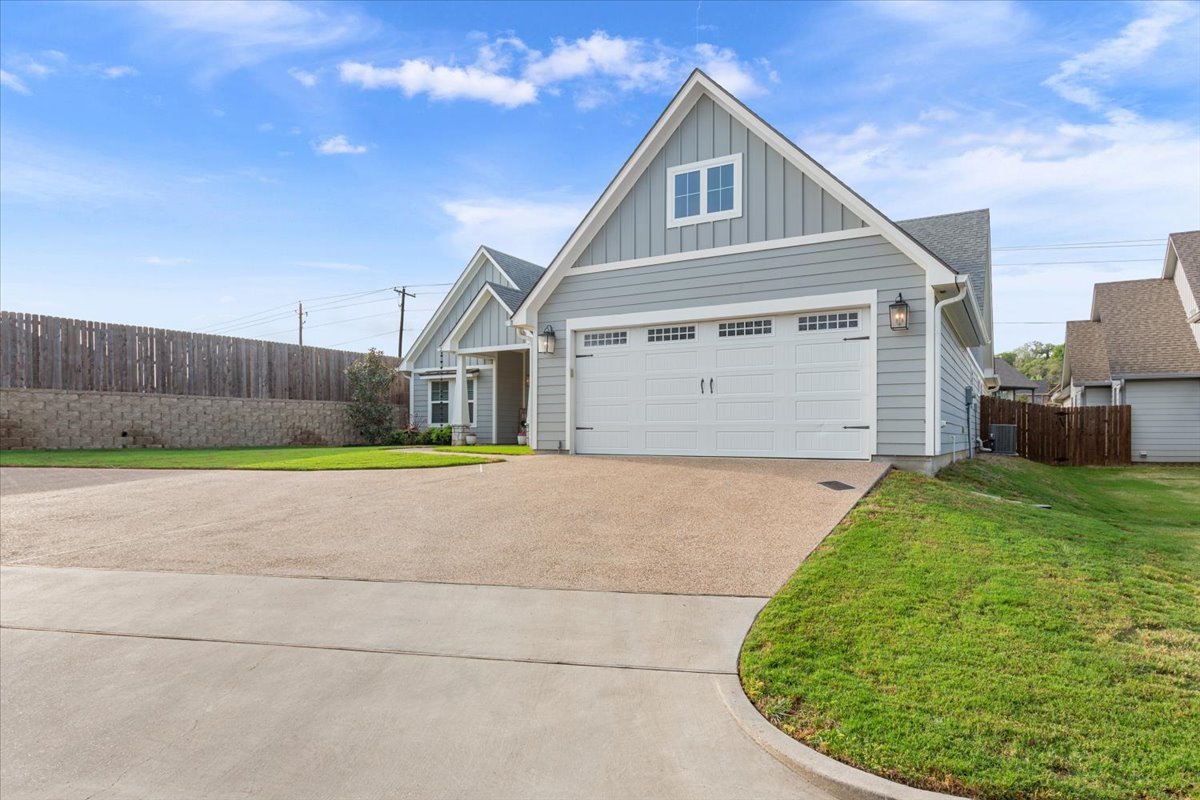 04-1400 Wandering Trail (3).jpg