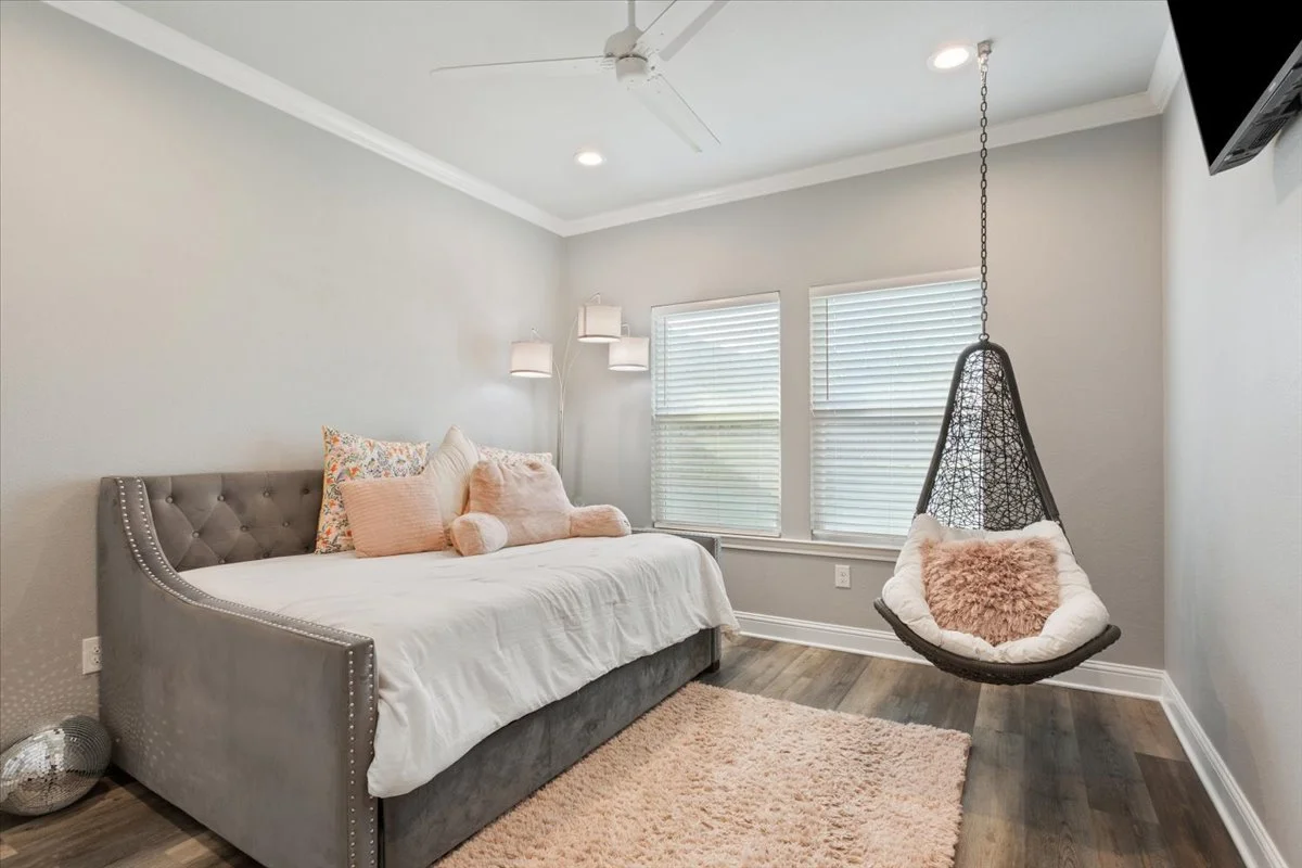 24-1400 Wandering Trail (26).jpg