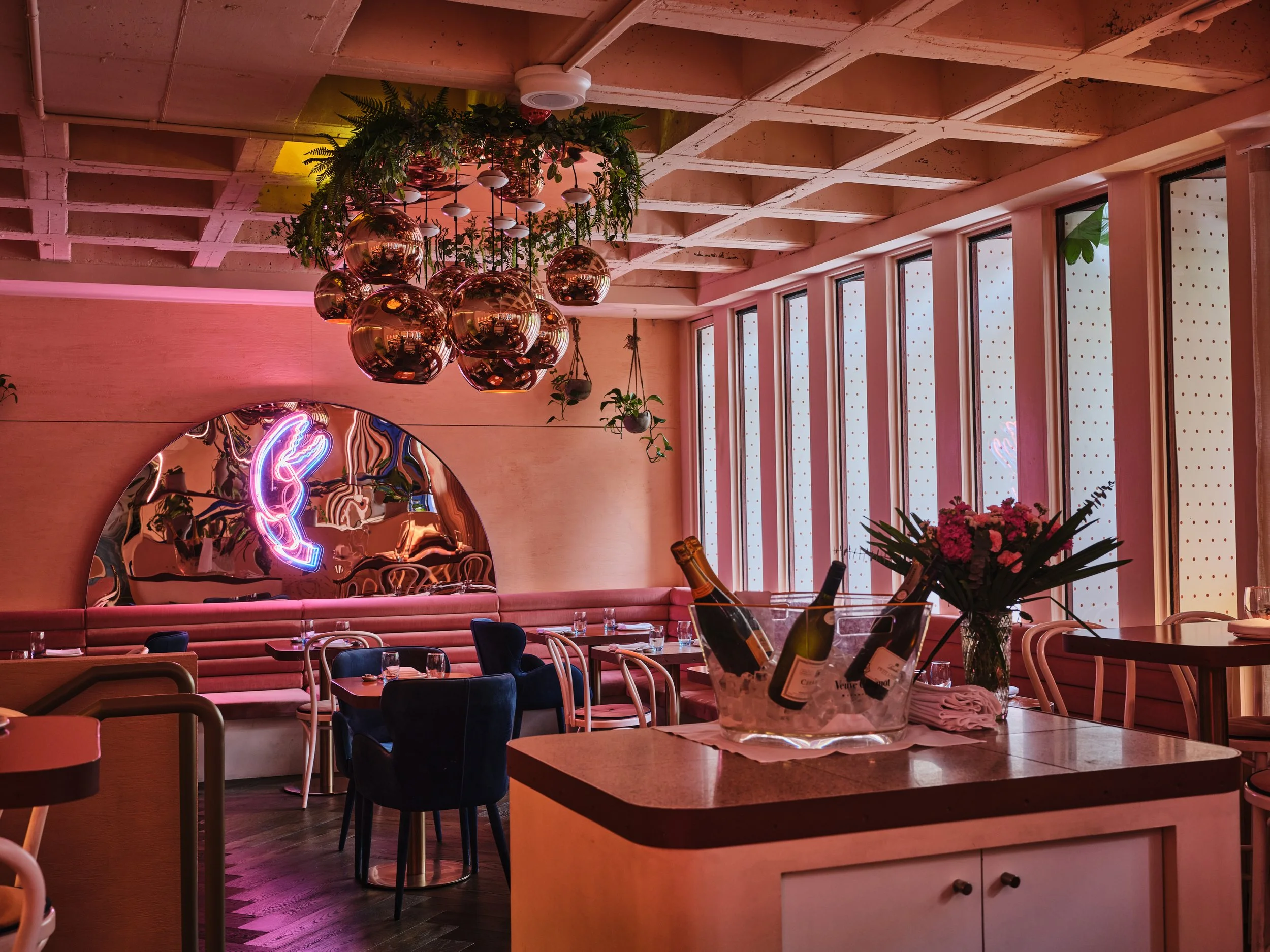 Pinchy's Champagne & Lobster Bar Restaurant BAR & DINING — Pinchy's