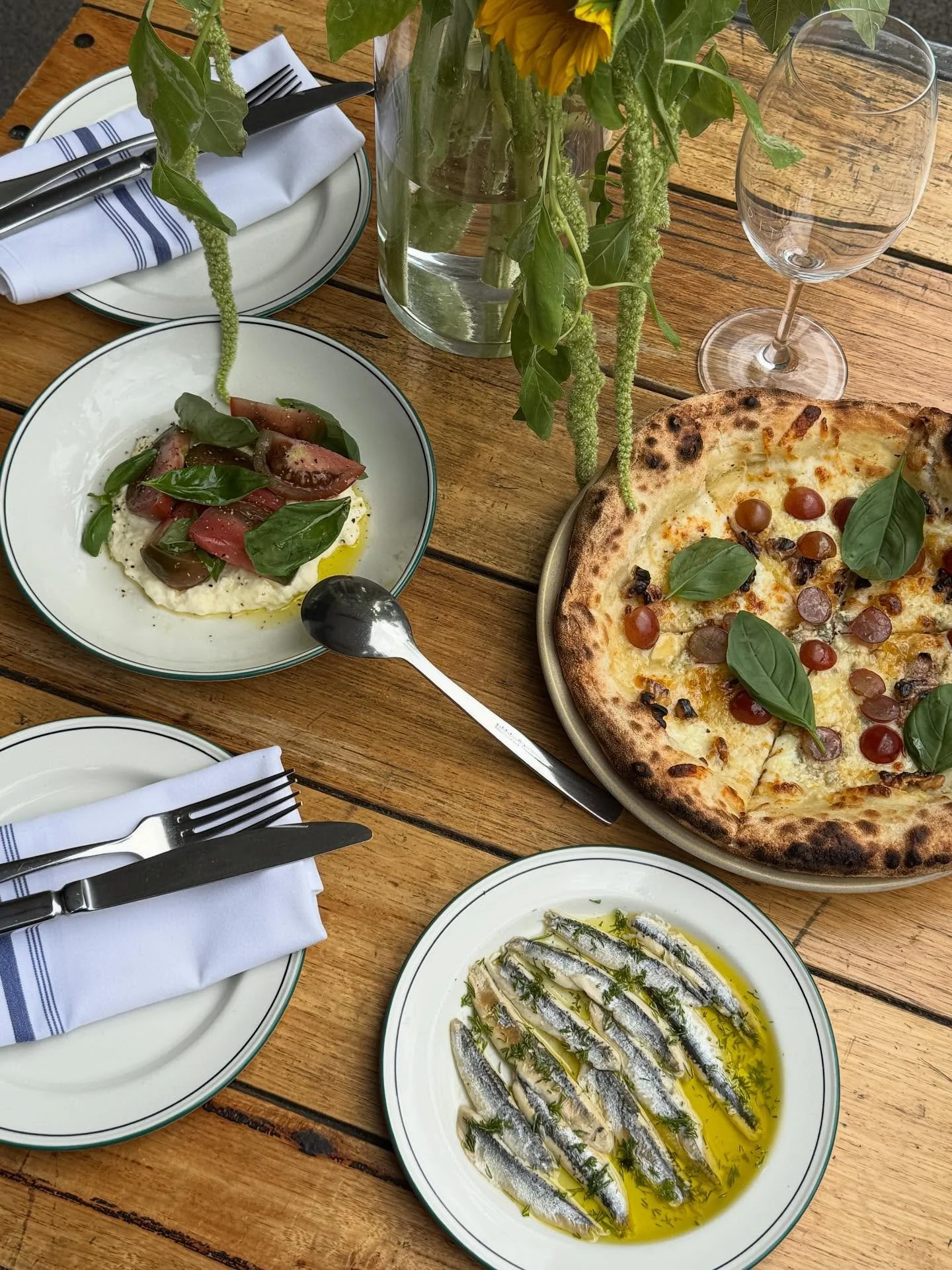 &lsquo;Tis the season here at Rita&rsquo;s! 
Book a sunny spot outside n enjoy our new Summer menu. 

Three cheese, anchovies, stracc n heirlooms. BELISSIMO 🤌🏻