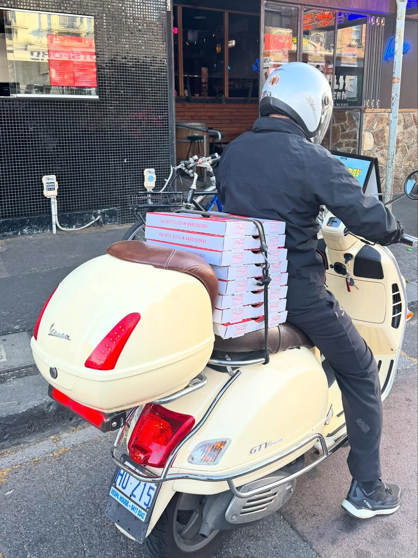 BEEP BEEP, it&rsquo;s Friday yeahhhhhhhhh !!
Start the weekend right with Rita&rsquo;s, dine in or delivered via uber eats ❤️❤️

Bookings via link in bio, walk ins always very welcome. 
Ciao x