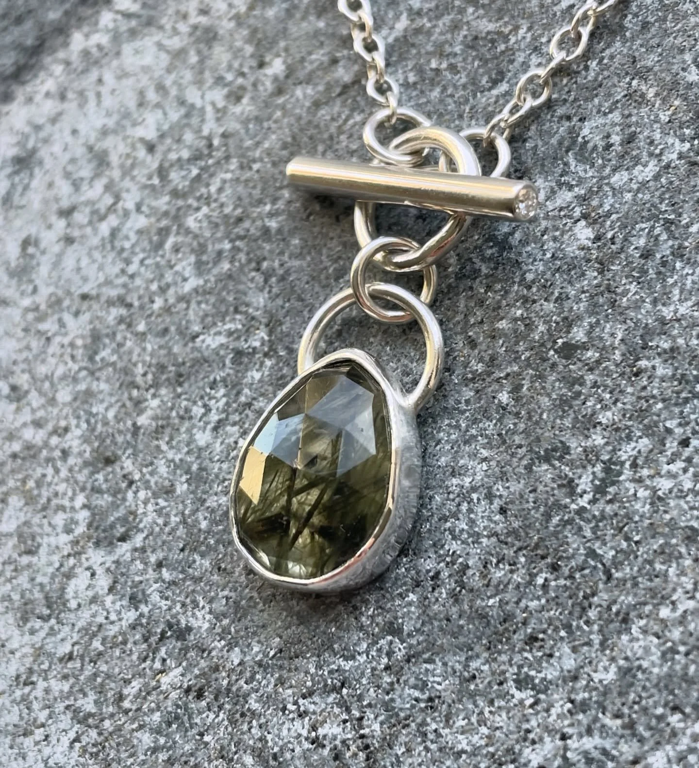 Just a lovely Rutilated Green Quartz and a pop of sparkle from Moissanite for you this evening 💚🤍

Looking forward to my next Christmas Market @brooklandshealthclub in Sale this Sunday. 11am to 2pm. Lots of stalls from local businesses and all the 