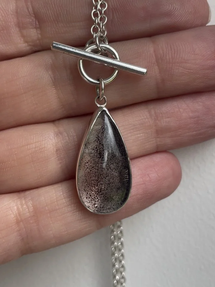 A closer look at one of the Super seven crystal statement necklaces still available on the website. If you can name all seven minerals without looking you get a sticker! 😆

It&rsquo;s a mix of Amethyst, Cacoxenite, Clear Quartz, Goethite, Lepidocroc